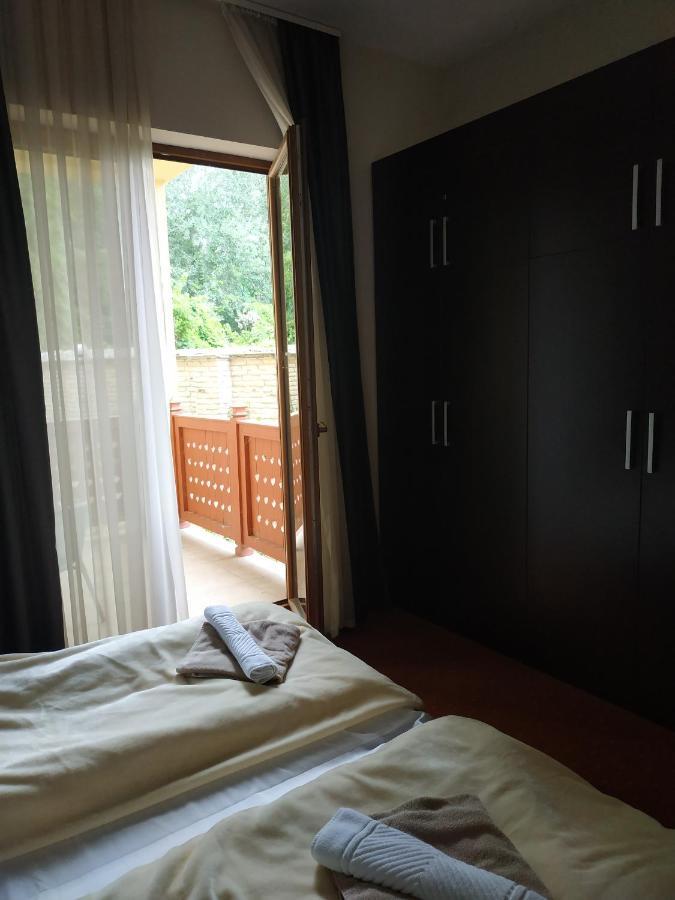 Guest House Vila Lujza Palic Exterior photo