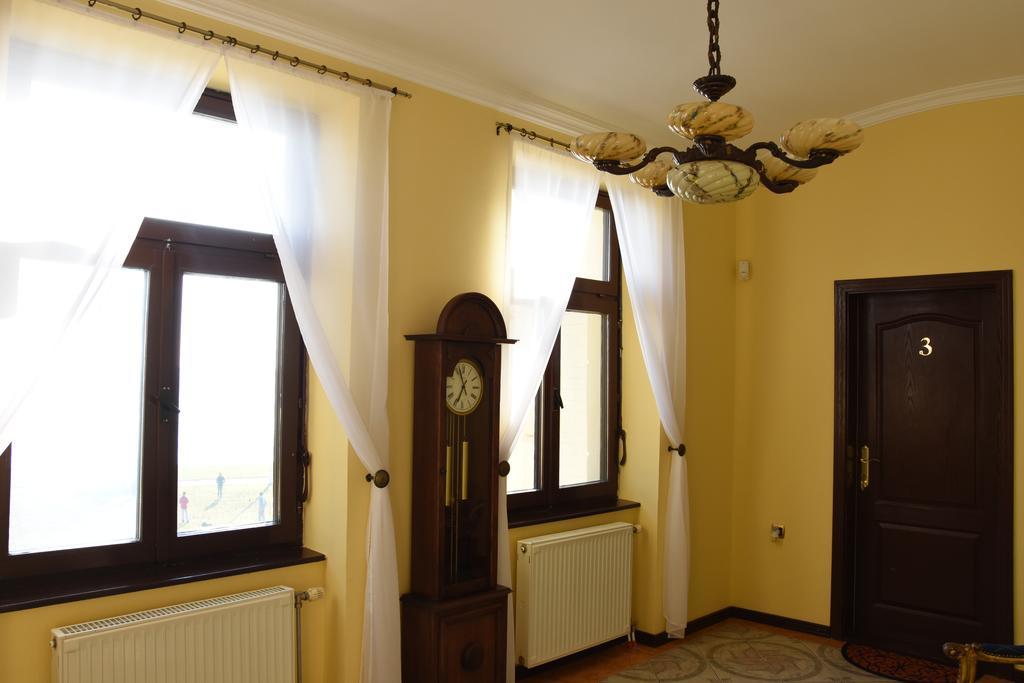Guest House Vila Lujza Palic Exterior photo