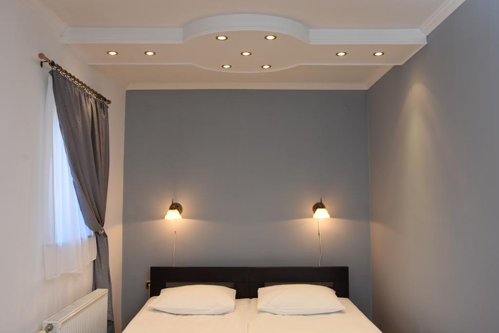 Guest House Vila Lujza Palic Exterior photo