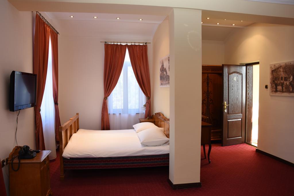 Guest House Vila Lujza Palic Exterior photo