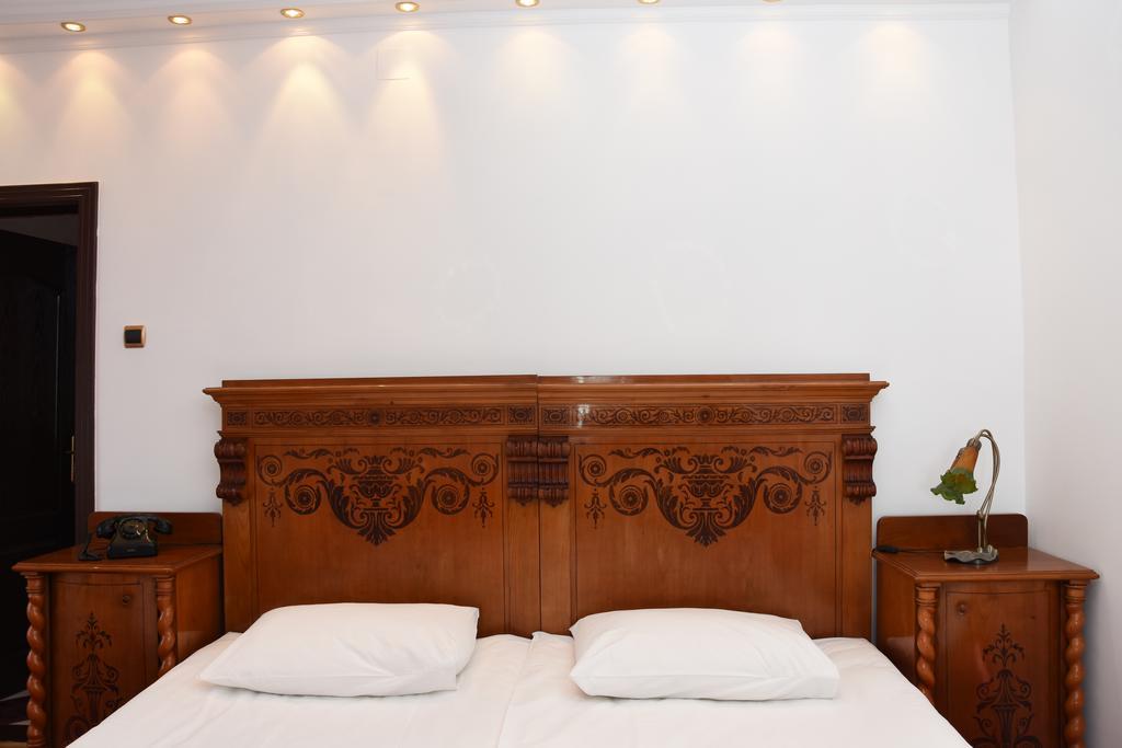 Guest House Vila Lujza Palic Exterior photo
