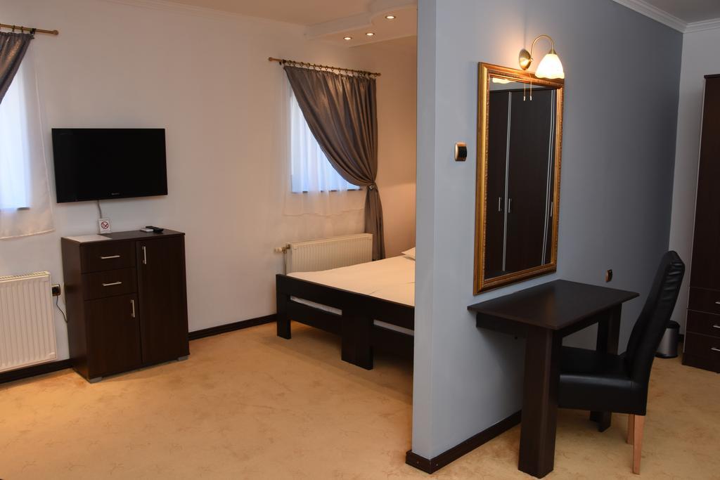 Guest House Vila Lujza Palic Exterior photo