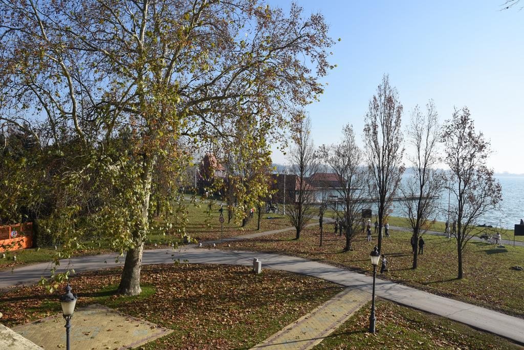 Guest House Vila Lujza Palic Exterior photo