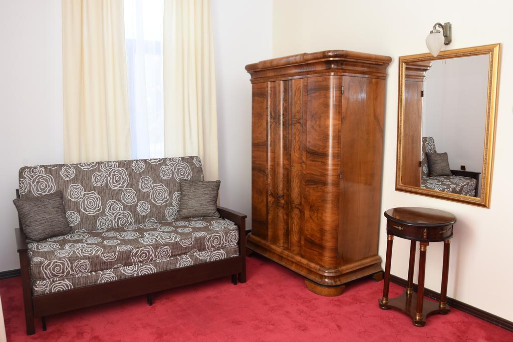 Guest House Vila Lujza Palic Exterior photo