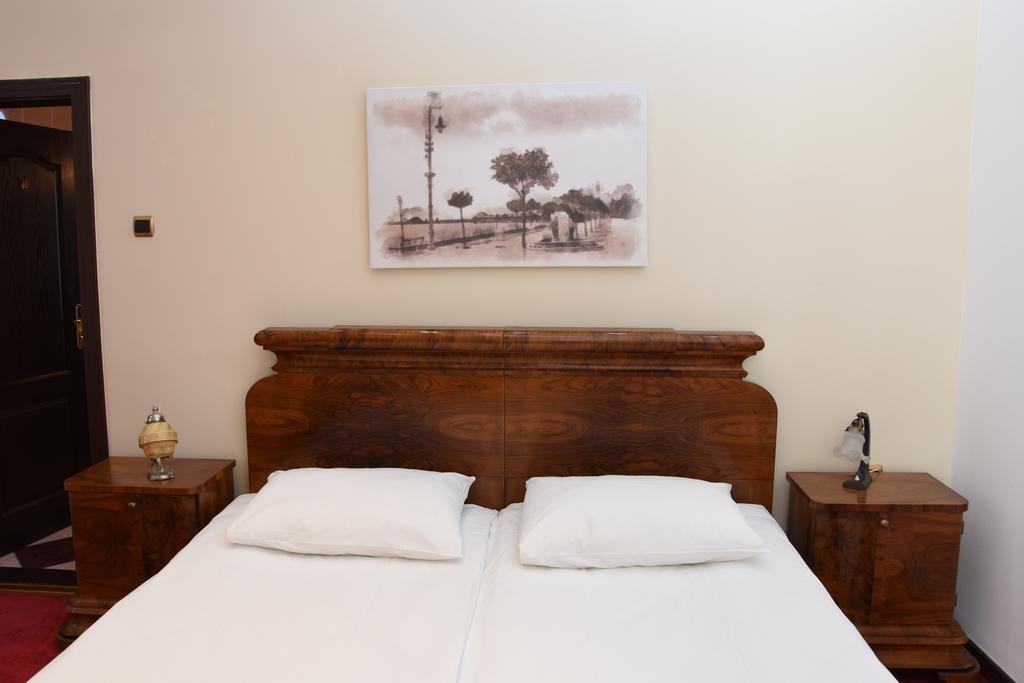 Guest House Vila Lujza Palic Exterior photo